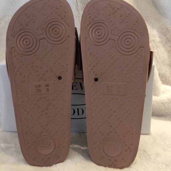 COPY - Steven madden silky slides - Picture 3 of 3